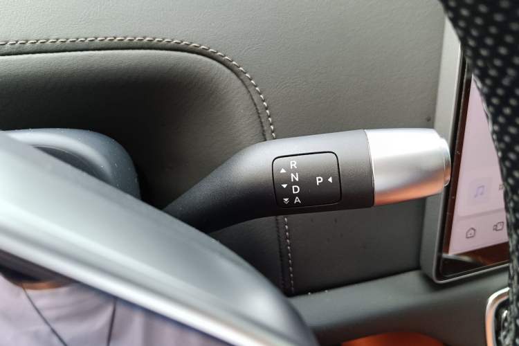 Used Li Auto L8 2023 Pro Model Gear Lever