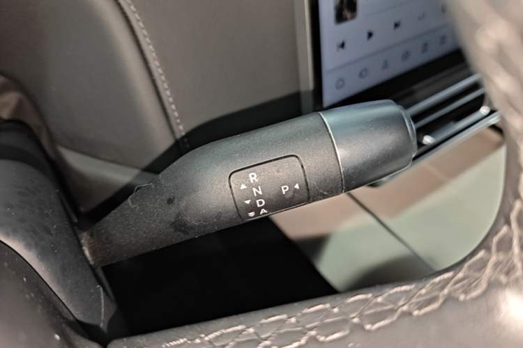 Used Li Auto L8 2023 Pro Model Gear Lever