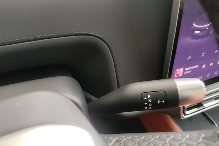 Used Li Auto L8 2023 Pro Model Gear Lever