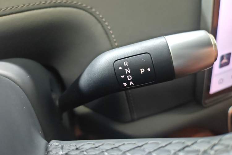 Used Li Auto L8 2023 Pro Model Gear Lever