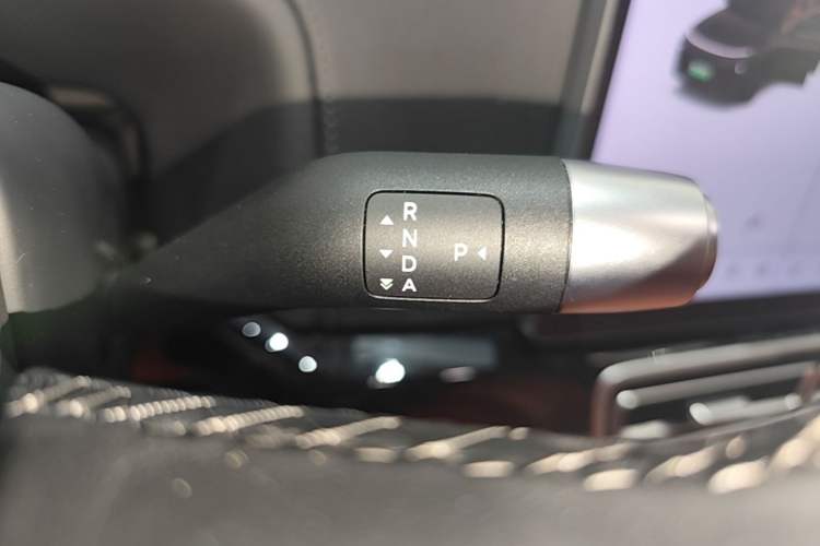 Used Li Auto L8 2023 Air model Gear Lever