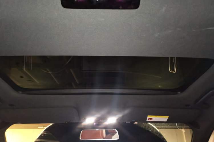 Used Li Auto L8 2023 Pro Model Headliner
