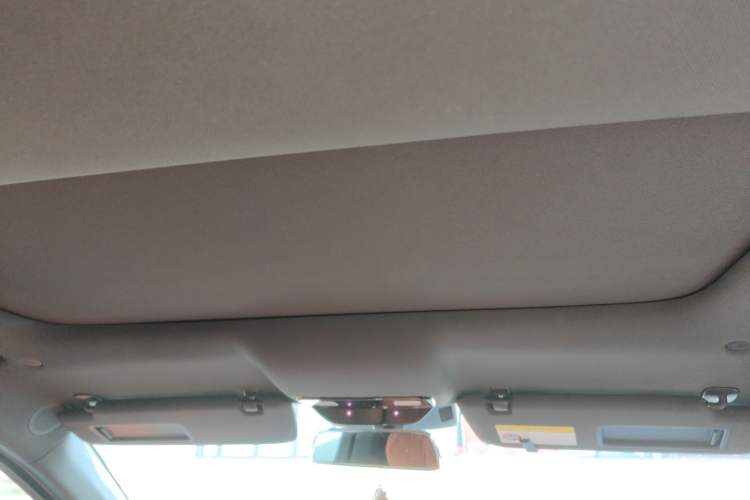 Used Li Auto L8 2023 Pro Model Headliner