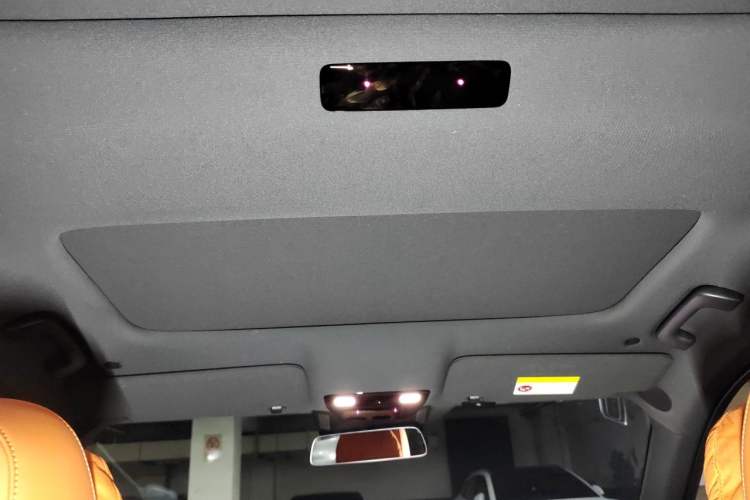 Used Li Auto L8 2023 Pro Model Headliner