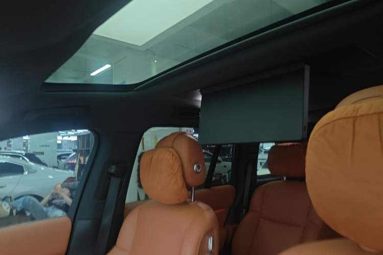 Used Li Auto L8 2023 Max model Headliner