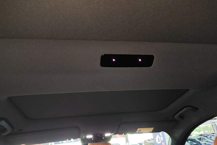 Used Li Auto L8 2023 Pro Model Headliner