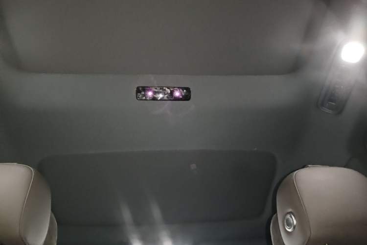 Used Li Auto L8 2023 Pro Model Headliner