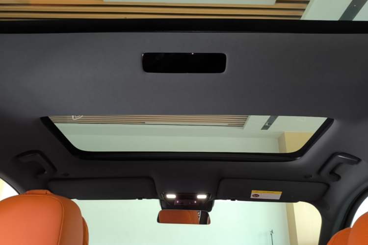 Used Li Auto L8 2023 Pro Model Headliner