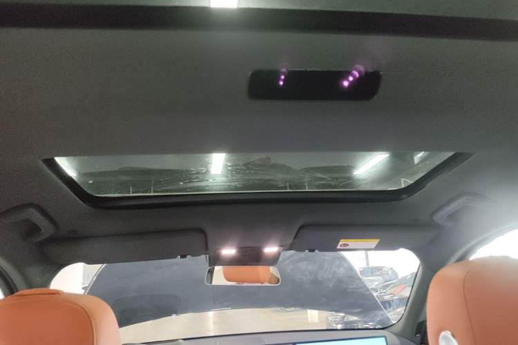 Used Li Auto L8 2023 Pro Model Headliner