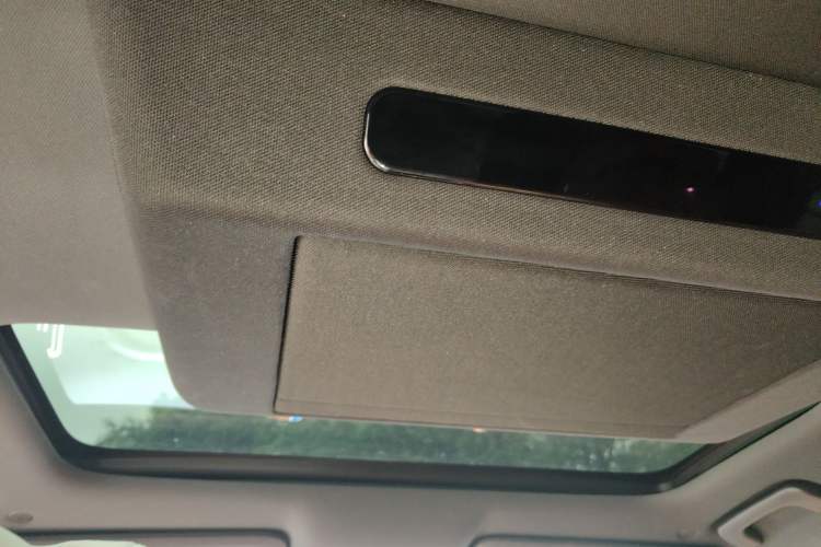Used Li Auto L8 2023 Pro Model Headliner