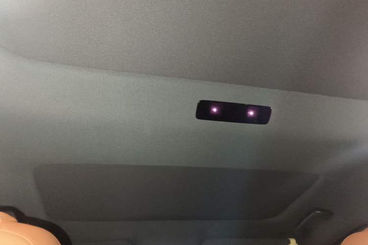 Used Li Auto L8 2023 Pro Model Headliner