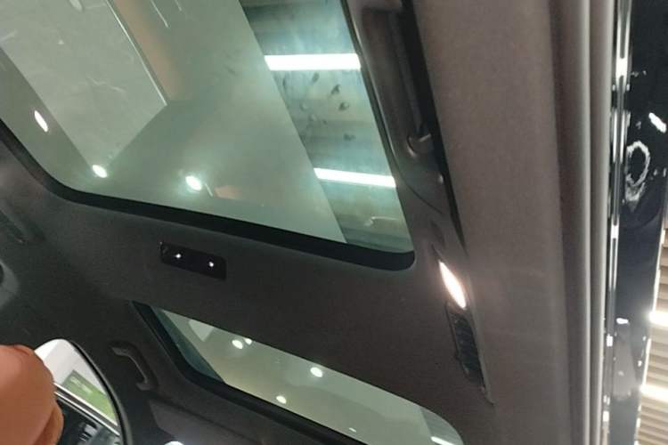 Used Li Auto L8 2023 Pro Model Headliner