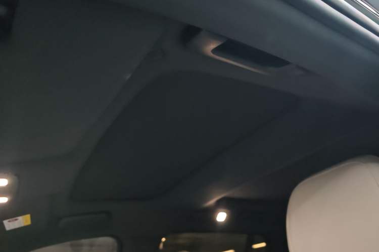Used Li Auto L8 2023 Pro Model Headliner