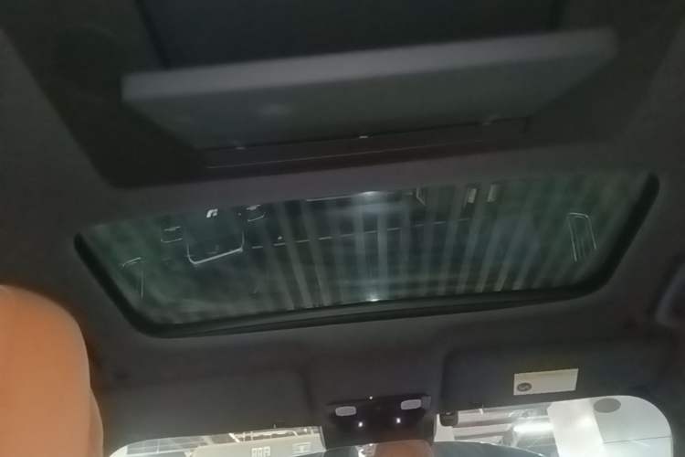 Used Li Auto L8 2023 Max model Headliner