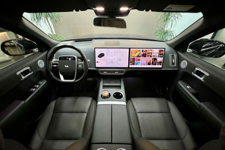 Used Li Auto L8 2023 Pro Model Interior 1