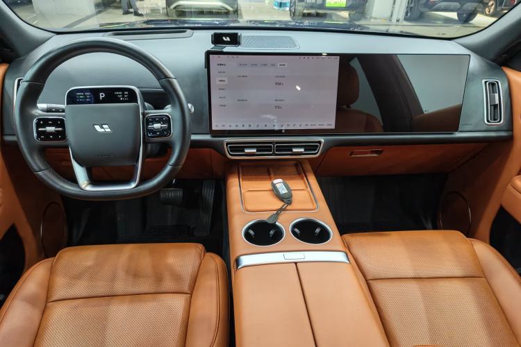 Used Li Auto L8 2023 Pro Model Interior 1