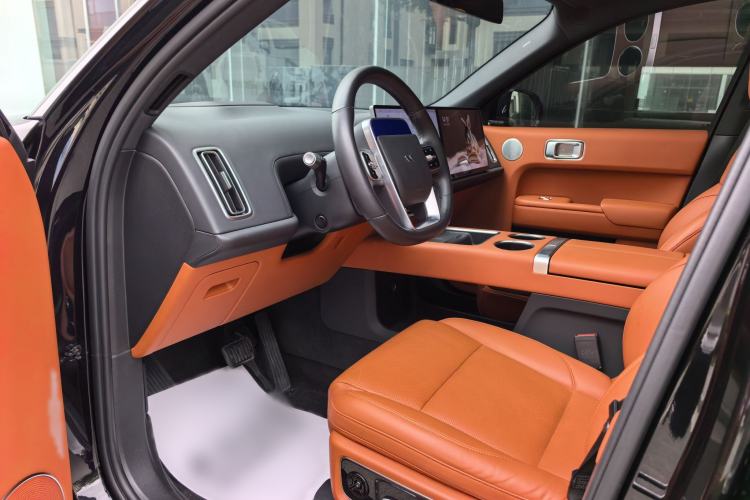 Used Li Auto L8 2023 Pro Model Interior 1