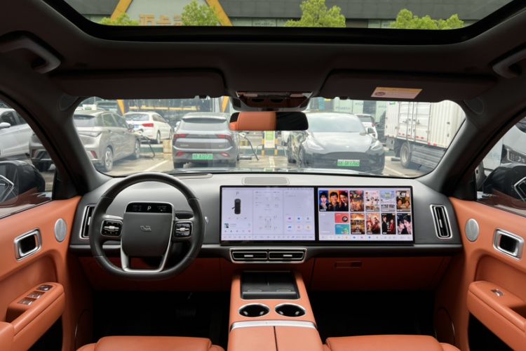 Used Li Auto L8 2023 Pro Model Interior 1