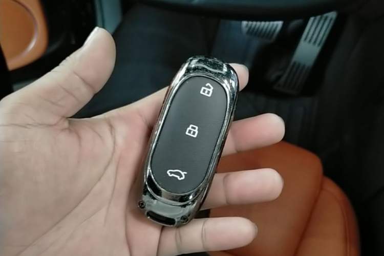 Used Li Auto L8 2023 Pro Model Interior 1