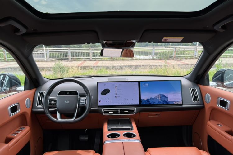 Used Li Auto L8 2023 Max model Interior 1