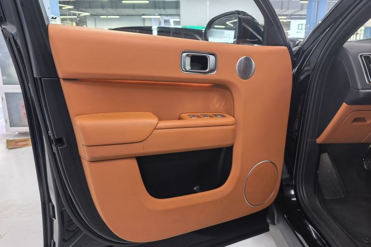 Used Li Auto L8 2023 Pro Model Interior 1