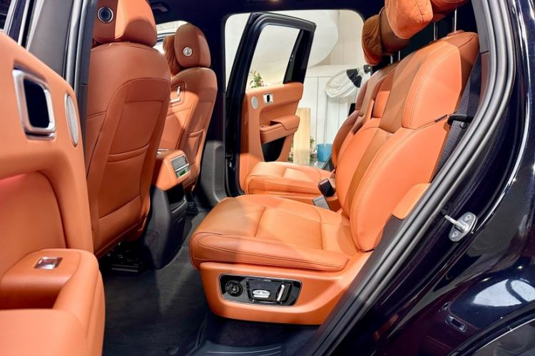 Used Li Auto L8 2023 Pro Model Interior 12
