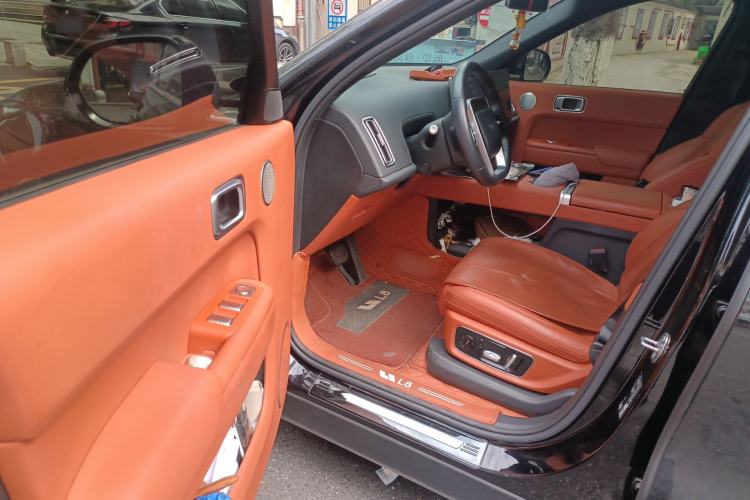 Used Li Auto L8 2023 Pro Model Interior 2