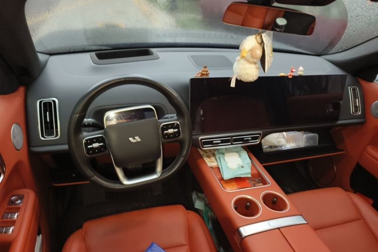 Used Li Auto L8 2023 Pro Model Interior 2