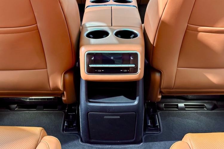 Used Li Auto L8 2023 Pro Model Interior 2