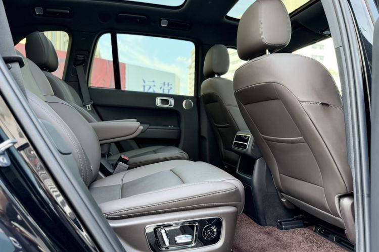 Used Li Auto L8 2023 Air model Interior 3