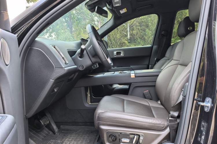 Used Li Auto L8 2023 Air model Interior 4