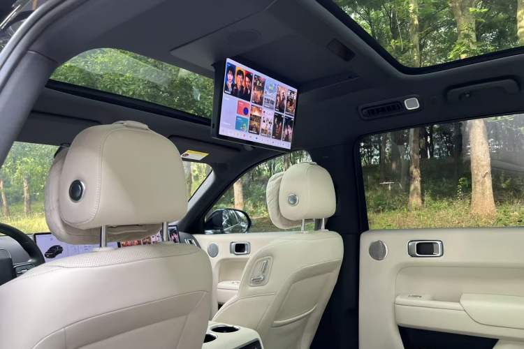 Used Li Auto L8 2023 Max model Interior 4