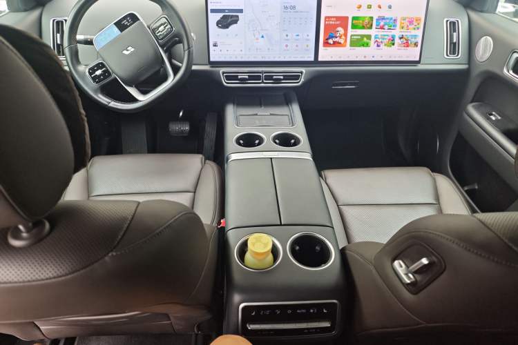 Used Li Auto L8 2023 Pro Model Interior 4