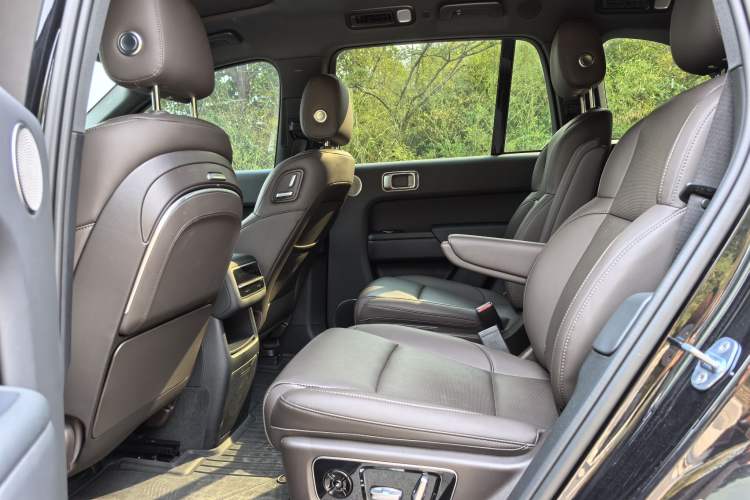 Used Li Auto L8 2023 Air model Interior 5