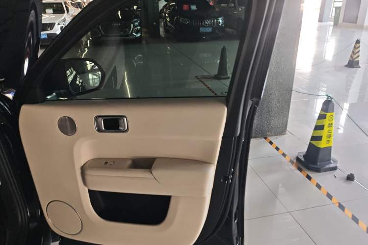 Used Li Auto L8 2023 Pro Model Interior 5