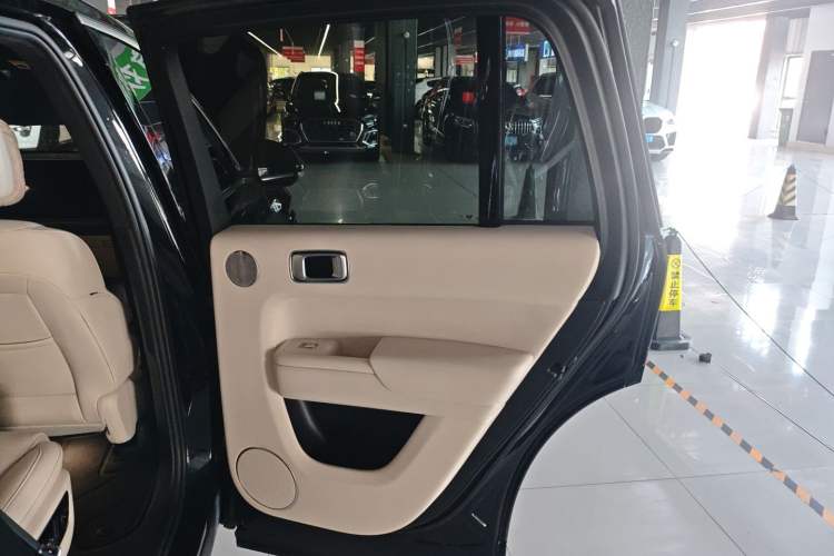 Used Li Auto L8 2023 Pro Model Interior 6