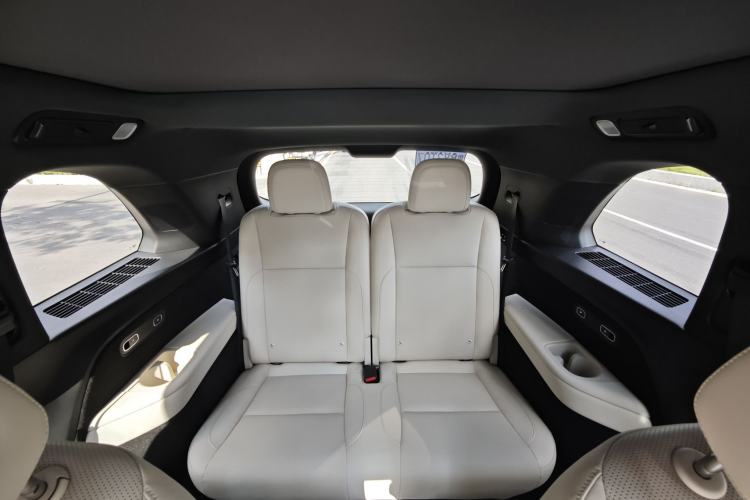 Used Li Auto L8 2023 Pro Model Interior 7