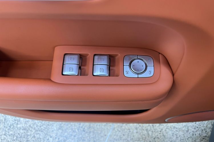 Used Li Auto L8 2023 Max model Interior 8