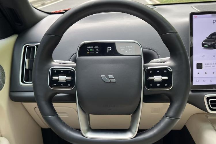 Used Li Auto L8 2023 Max model Interior 8