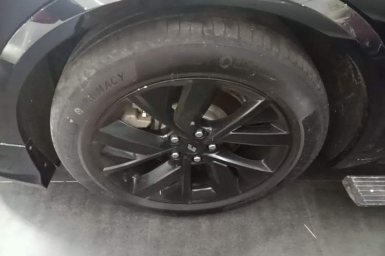Used Li Auto L8 2023 Pro Model Left Front Wheel Hub