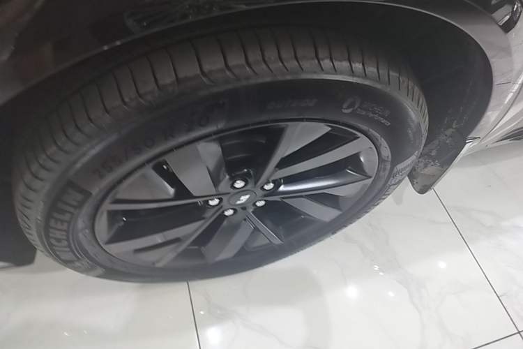 Used Li Auto L8 2023 Pro Model Left Front Wheel Hub