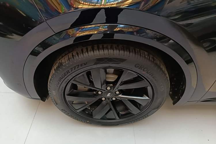Used Li Auto L8 2023 Pro Model Left Front Wheel Hub