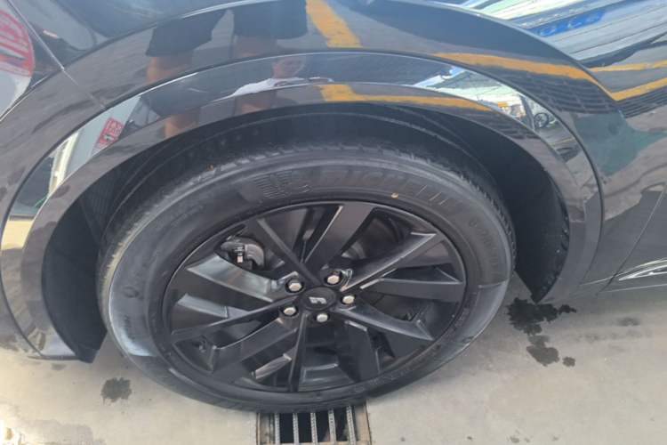 Used Li Auto L8 2023 Pro Model Left Front Wheel Hub