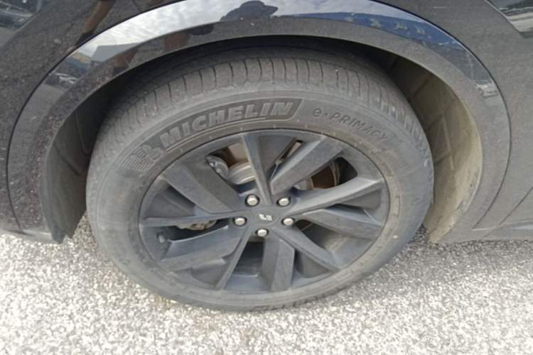 Used Li Auto L8 2023 Pro Model Left Front Wheel Hub