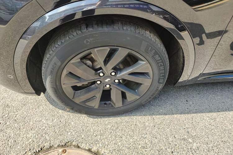 Used Li Auto L8 2023 Pro Model Left Front Wheel Hub