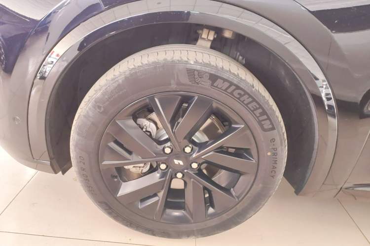 Used Li Auto L8 2023 Air model Left Front Wheel Hub