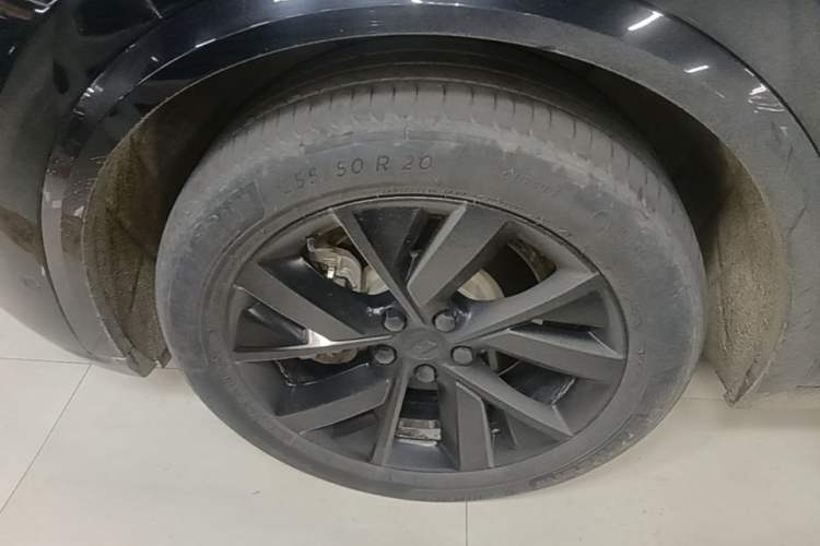 Used Li Auto L8 2023 Air model Left Front Wheel Hub