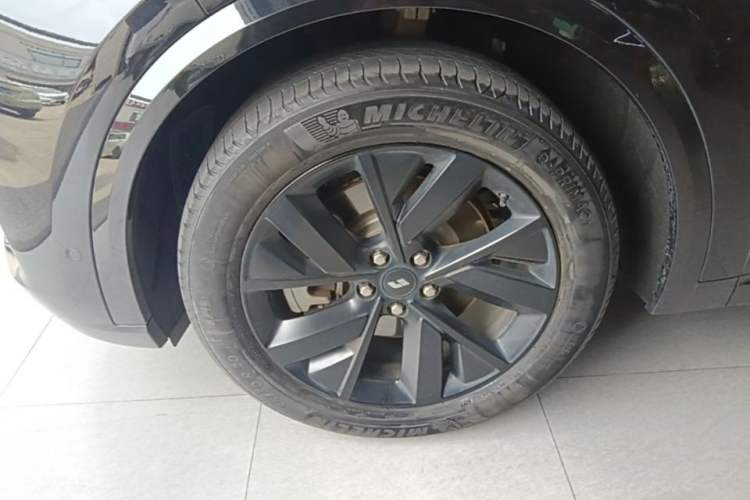Used Li Auto L8 2023 Pro Model Left Front Wheel Hub