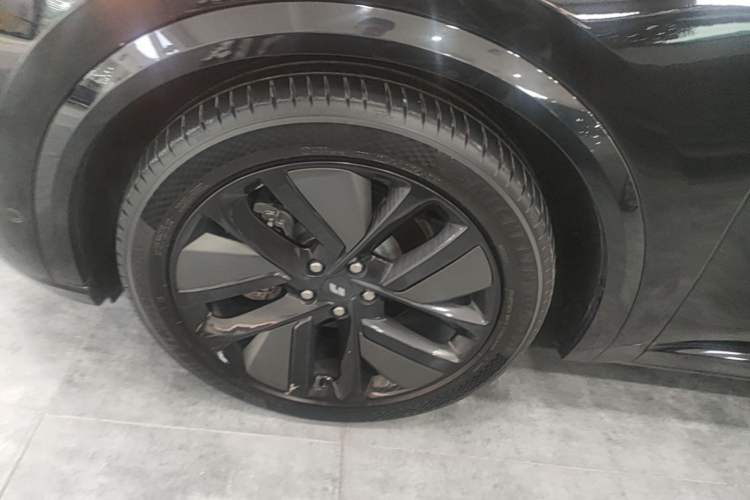 Used Li Auto L8 2023 Pro Model Left Front Wheel Hub