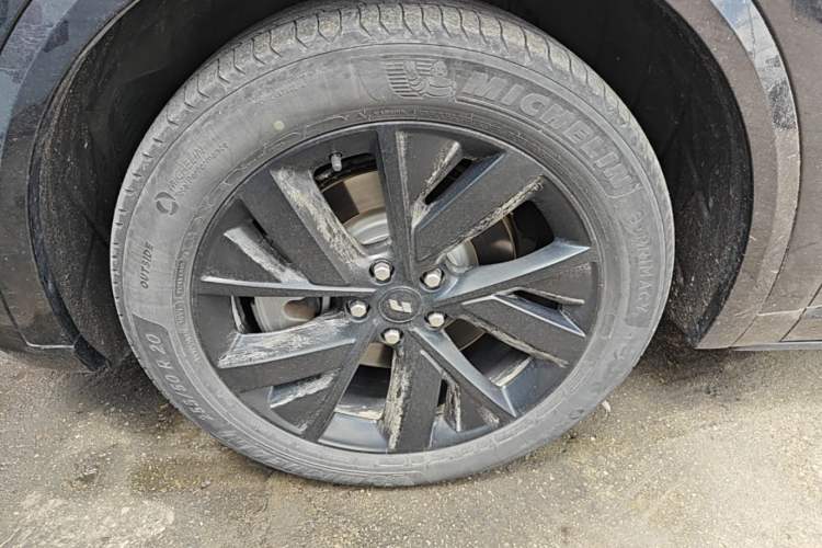 Used Li Auto L8 2023 Pro Model Left Front Wheel Hub